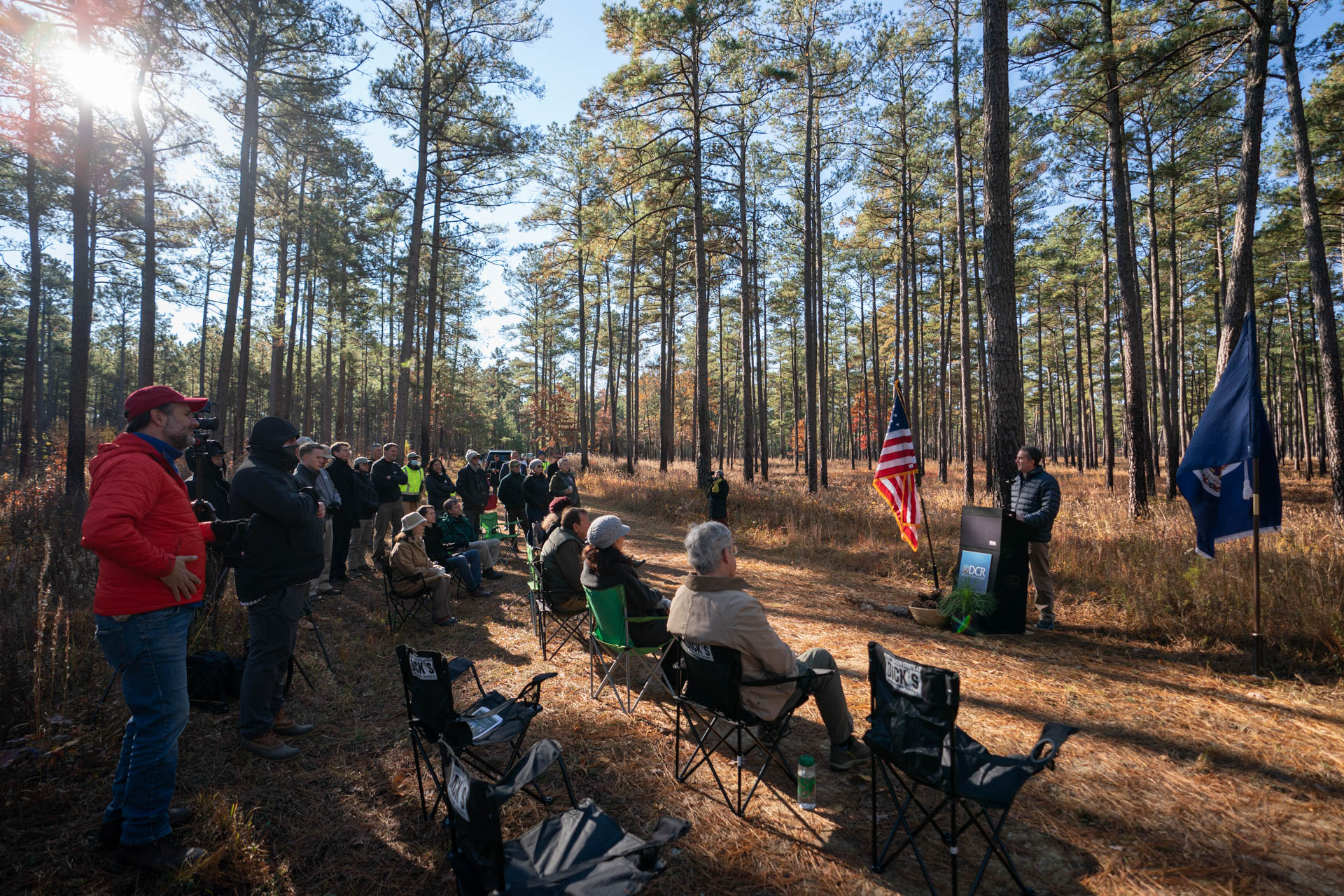 Thống đốc Northam phát biểu tại lễ khánh thành Piney Grove Flatwoods vào 23 tháng 11, 2021