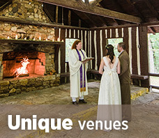 Đám cưới độc đáo tại Công viên tiểu bang Douthat do Spiering Photography thực hiện. Đám cưới độc đáo