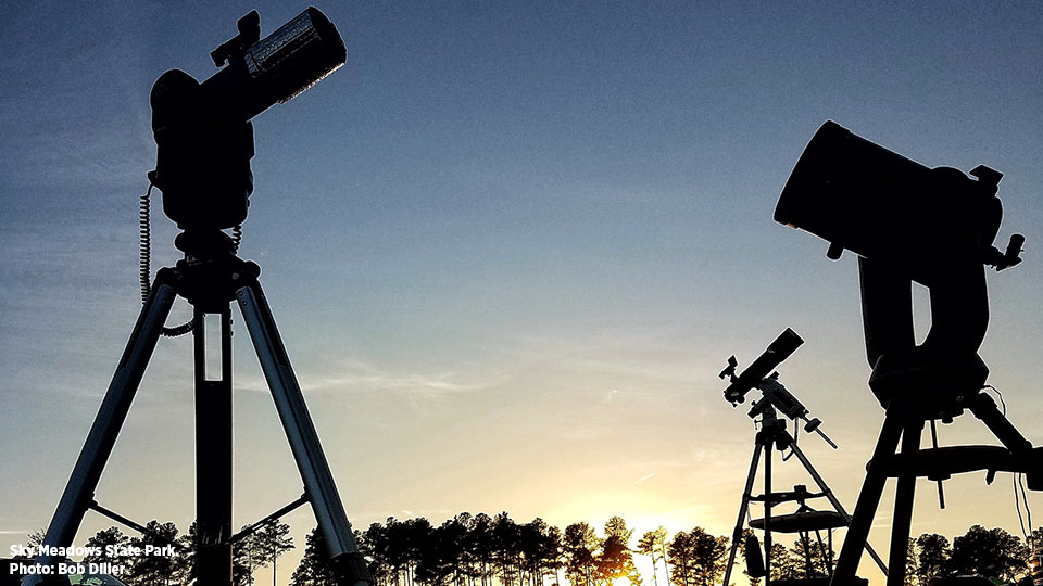 Ảnh bầu trời tối của Sky Meadows Bob Diller